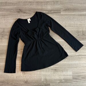 Daisy & Clover black long sleeve top